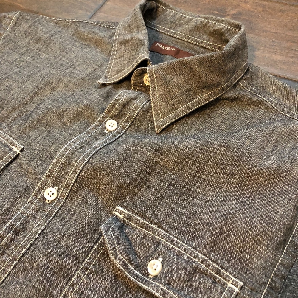 Perry Ellis Short Sleeve Button Down Size M